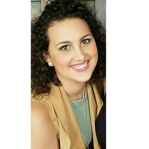 Meet your Posher, Alyson